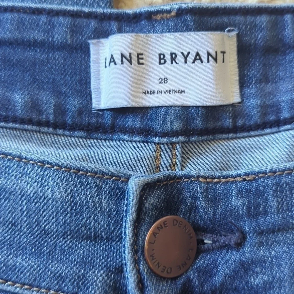 Lane Bryant  Distressed High Rise Skinny Curvy Fit Flex Magic Waistband Size 28
